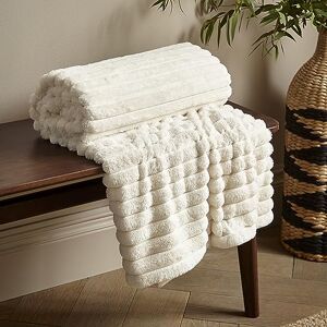 Catherine Lansfield Cosy Ribbed Faux Fur 130x170cm Blanket Throw Cream Catherine Lansfield Cosy Ribbed Faux Fur 130x170cm Blanket Throw Cream
