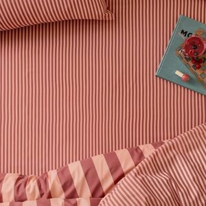 furn. The Ultimate Stripe Fitted Sheet – Tonal Narrow Striped Polycotton Bed Sheet (Raspberry Smoothie – Single – 90x190x32cm) furn. The Ultimate Stripe Fitted Sheet – Tonal Narrow Striped Polycotton Bed Sheet (Raspberry Smoothie – Single – 90x190x32cm)