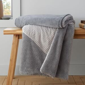 Catherine Lansfield Cosy Larsson Geo Fleece 130x170cm Blanket Throw Grey Catherine Lansfield Cosy Larsson Geo Fleece 130x170cm Blanket Throw Grey