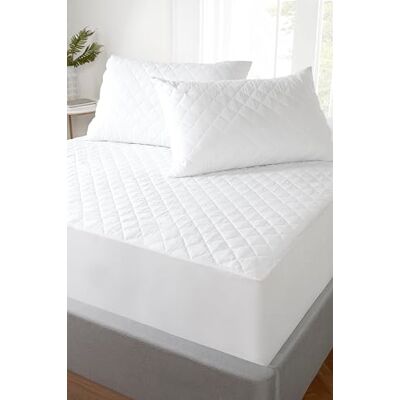 Rapport Home White Quilted Mattress Protector Breathable and Washable Extra Deep Fitted 40cm Skirt Super King Size Mattress Protector (180 x 200 cm) Rapport Home White Quilted Mattress Protector Breathable and Washable Extra Deep Fitted 40cm Skirt Super King Size Mattress Protector (180 x 200 cm)