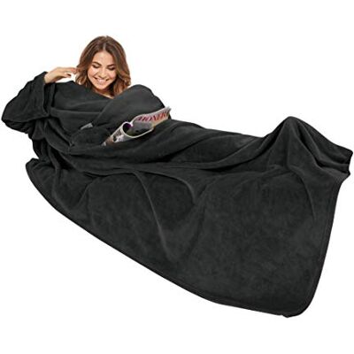 Gözze Premium Wearable Snuggle Blanket with Sleeves and Breast Pocket, 150 x 240 cm Black Gözze Premium Wearable Snuggle Blanket with Sleeves and Breast Pocket, 150 x 240 cm Black