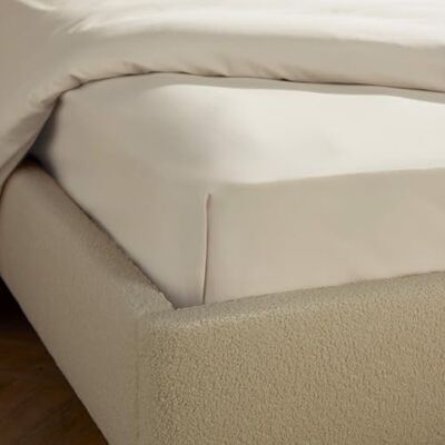Silentnight Brushed Cotton Bed Linen Soft Velvety Touch 100 Percent Cotton Cosy Warmth Feel for Colder Nights Breathable Lightly Brushed Hypoallergenic (Almond, Single, Fitted Sheet) Silentnight Brushed Cotton Bed Linen Soft Velvety Touch 100 Percent Cotton Cosy Warmth Feel for Colder Nights Breathable Lightly Brushed Hypoallergenic (Almond, Single, Fitted Sheet)