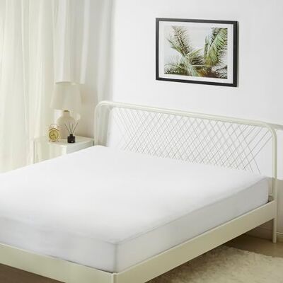 Amazon Basics Zippered Mattress Encasement Cover Waterproof & Bed Bug Proof Mattress Protector, Super King Bed, 180 x 200 x 30 cm, White Amazon Basics Zippered Mattress Encasement Cover Waterproof & Bed Bug Proof Mattress Protector, Super King Bed, 180 x 200 x 30 cm, White