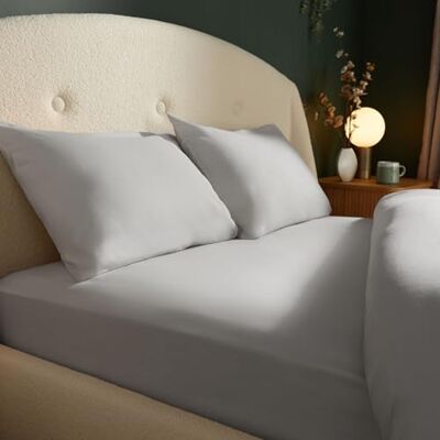Silentnight Brushed Cotton Fitted Sheet Soft Velvety Touch 100% Cotton Cosy Warmth Feel Breathable Brushed Hypoallergenic Fitted Sheet with Elasticated Corners, Silver, Double Silentnight Brushed Cotton Fitted Sheet Soft Velvety Touch 100% Cotton Cosy Warmth Feel Breathable Brushed Hypoallergenic Fitted Sheet with Elasticated Corners, Silver, Double