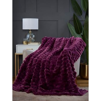 Rapport Home Faux Rabbit Fur Soft Touch Chunky Ribbed Burgundy Blanket Throw (150 x 200 cm) Rapport Home Faux Rabbit Fur Soft Touch Chunky Ribbed Burgundy Blanket Throw (150 x 200 cm)
