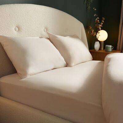 Silentnight Brushed Cotton Fitted Sheet Soft Velvety Touch 100% Cotton Cosy Warmth Feel Breathable Brushed Hypoallergenic Fitted Sheet with Elasticated Corners, Natural, Double Silentnight Brushed Cotton Fitted Sheet Soft Velvety Touch 100% Cotton Cosy Warmth Feel Breathable Brushed Hypoallergenic Fitted Sheet with Elasticated Corners, Natural, Double