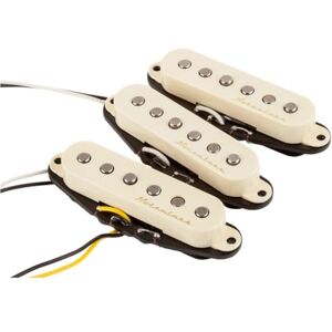 Fender Vintage Noiseless Stratocaster Pickup Set of 3, White Fender Vintage Noiseless Stratocaster Pickup Set of 3, White