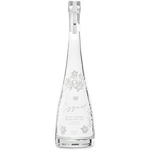 JIN SYCH CYMREIG Cygnet Gin HAND-CRAFTED WELSH DRY GIN Cygnet Welsh Dry Gin Award Winning Hand-Crafted Gin Great in Cocktails Serve with a Light Tonic Water Vibrant For All Occasions 40% ABV, 70c JIN SYCH CYMREIG Cygnet Gin HAND-CRAFTED WELSH DRY GIN Cygnet Welsh Dry Gin Award Winning Hand-Crafted Gin Great in Cocktails Serve with a Light Tonic Water Vibrant For All Occasions 40% ABV, 70c