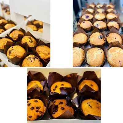 Keto Chefs Hand Crafted Low Carb Foods Keto Chefs Low Carb Mixed Muffins Basket: 6 x Savile Orange + 6 x Californian Blueberry + 6 x Belgium Dark Chocolate Chip & Vanilla Muffins Freshly Baked 600g x 3 Packs Keto Chefs Hand Crafted Low Carb Foods Keto Chefs Low Carb Mixed Muffins Basket: 6 x Savile Orange + 6 x Californian Blueberry + 6 x Belgium Dark Chocolate Chip & Vanilla Muffins Freshly Baked 600g x 3 Packs