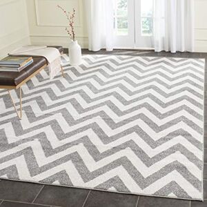 Safavieh Chevron Rug for Indoor & Outdoor Amherst Collection, Short Pile, in Dark Grey and Beige color, 91 X 152 cm Safavieh Chevron Rug for Indoor & Outdoor Amherst Collection, Short Pile, in Dark Grey and Beige color, 91 X 152 cm
