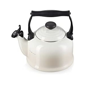 LE CREUSET Traditional Stove-Top Kettle with Whistle, Suitable for All Hob Types Including Induction, Enamelled Steel, Capacity: 2.1 L, Meringue, 40102027160000 LE CREUSET Traditional Stove-Top Kettle with Whistle, Suitable for All Hob Types Including Induction, Enamelled Steel, Capacity: 2.1 L, Meringue, 40102027160000