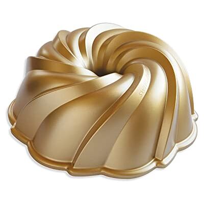 Nordic Ware Swirl Bundt Pan, Cast Aluminium Tin, Cake Tin, Premium Cake Mould Made in The USA, Colour: Gold, 94077, 10 Cup Capacity Nordic Ware Swirl Bundt Pan, Cast Aluminium Tin, Cake Tin, Premium Cake Mould Made in The USA, Colour: Gold, 94077, 10 Cup Capacity