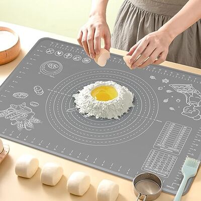 ULTRAKENO Silicone Pastry Mat 80x60 cm Extra Thick Non Stick Baking Mat with Measurements and Edge Heightening, Food Grade Silicone Rolling Dough Board for Pastry, Bread, Cookies, Pizza, Fondant, Pasta Grey ULTRAKENO Silicone Pastry Mat 80x60 cm Extra Thick Non Stick Baking Mat with Measurements and Edge Heightening, Food Grade Silicone Rolling Dough Board for Pastry, Bread, Cookies, Pizza, Fondant, Pasta Grey