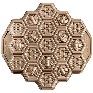 Nordic Ware Honeycomb Pull-Apart Dessert Bundt Cake Pan, Original Cast Aluminium Tin, Geometric Pattern, Cake Mould Made in the USA, Colour: Gold, 10 Cup Capacity Nordic Ware Honeycomb Pull-Apart Dessert Bundt Cake Pan, Original Cast Aluminium Tin, Geometric Pattern, Cake Mould Made in the USA, Colour: Gold, 10 Cup Capacity