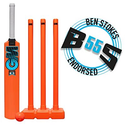 Gunn & Moore GM Cricket, Young Gunn All Weather Bat and Stumps Set Gunn & Moore GM Cricket, Young Gunn All Weather Bat and Stumps Set