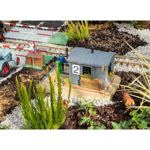 POLA G Train Keeper's Booth with Movable Figure POLA G Train Keeper's Booth with Movable Figure