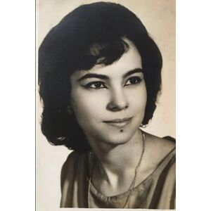 Negrillo Rivera, Concepcion Mi Vida: Entre Dos Mundos Negrillo Rivera, Concepcion Mi Vida: Entre Dos Mundos