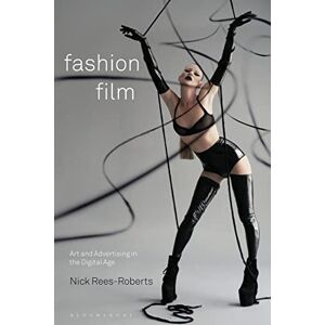 Roberts Fashion Film: Art and Advertising in the Digital Age Roberts Fashion Film: Art and Advertising in the Digital Age