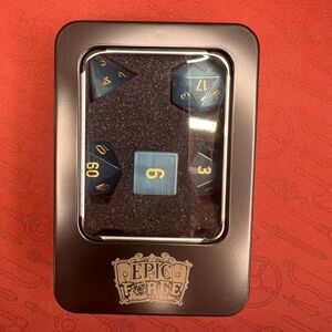 Rio -Semi-precious stone dice – Set of 7 dice with metal box – Cat's eyes – Blue Rio -Semi-precious stone dice – Set of 7 dice with metal box – Cat's eyes – Blue