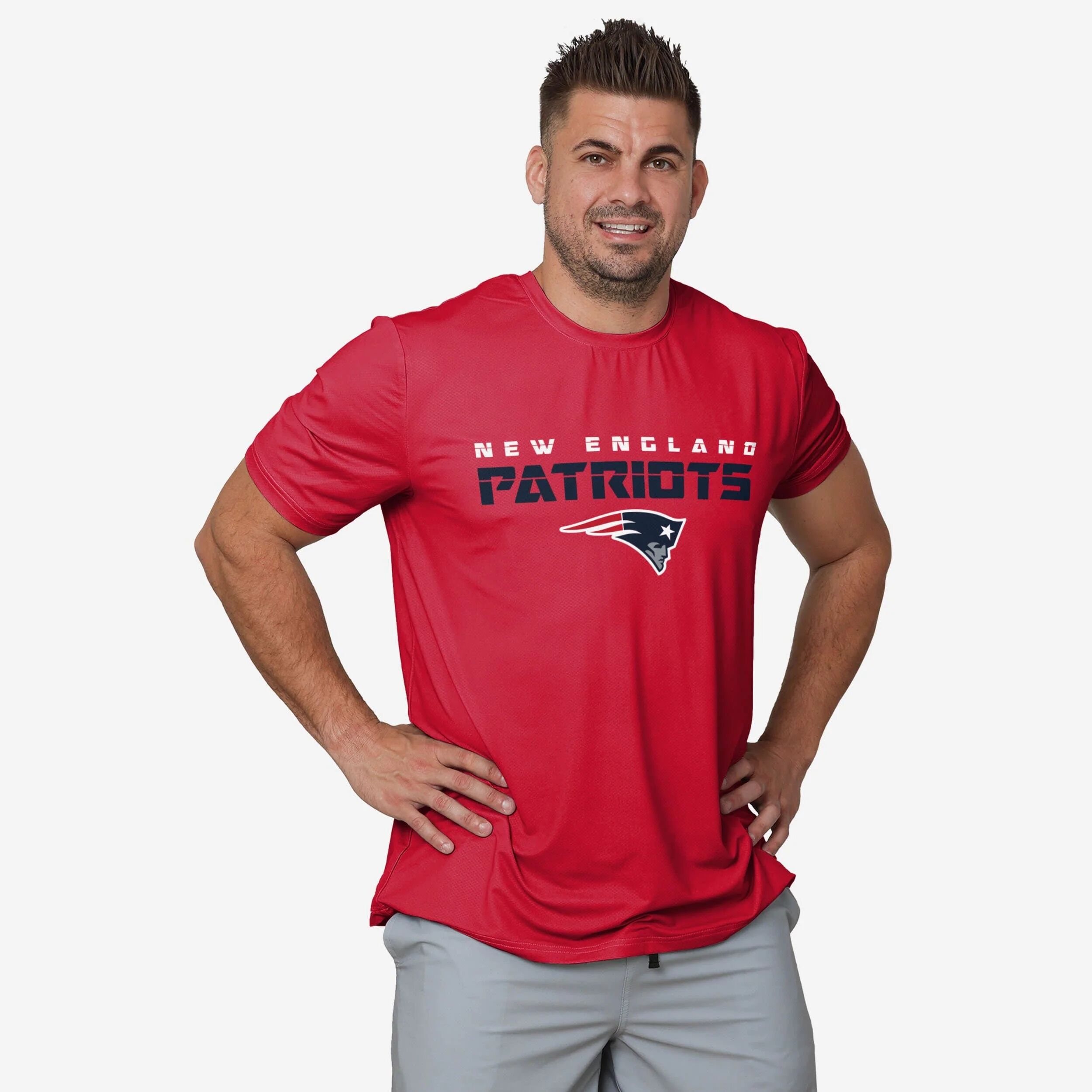 FOCO New England Patriots Rash Guard Short Sleeve Swim Shirt - S - Men