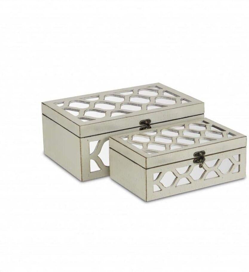 HomeRoots Set of White Quatrefoil Mirror Jewelry Storage Boxes