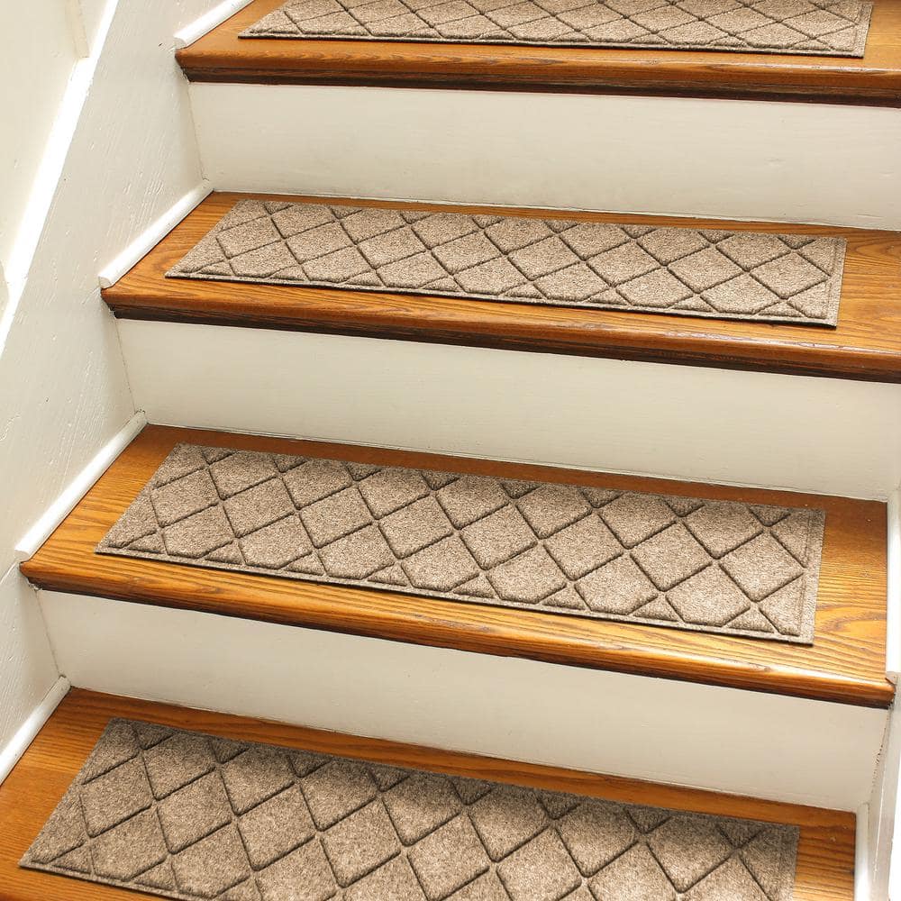 Bungalow Flooring Waterhog Argyle Camel 8.5 in. x 30 in. PET Polyester Indoor Outdoor Stair Tread Cover (Set of 4)