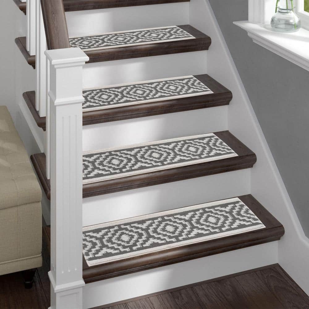 THE SOFIA RUGS Grey/White 9 in. x 28 in. Non-Slip Stair Tread Cover Polypropylene Latex Backing (Set of 10) Farmhouse Stair Rugs