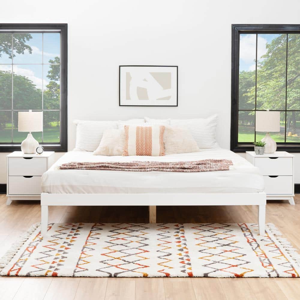 Linon Home Decor Pheba 3-Piece White Platform Wood Frame King Bed with 2 (2-drawer) Nightstand (Set of 2) Bedroom Set