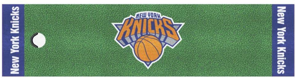 FANMATS NBA New York Knicks 1 ft. 6 in. x 6 ft. Indoor 1-Hole Golf Practice Putting Green