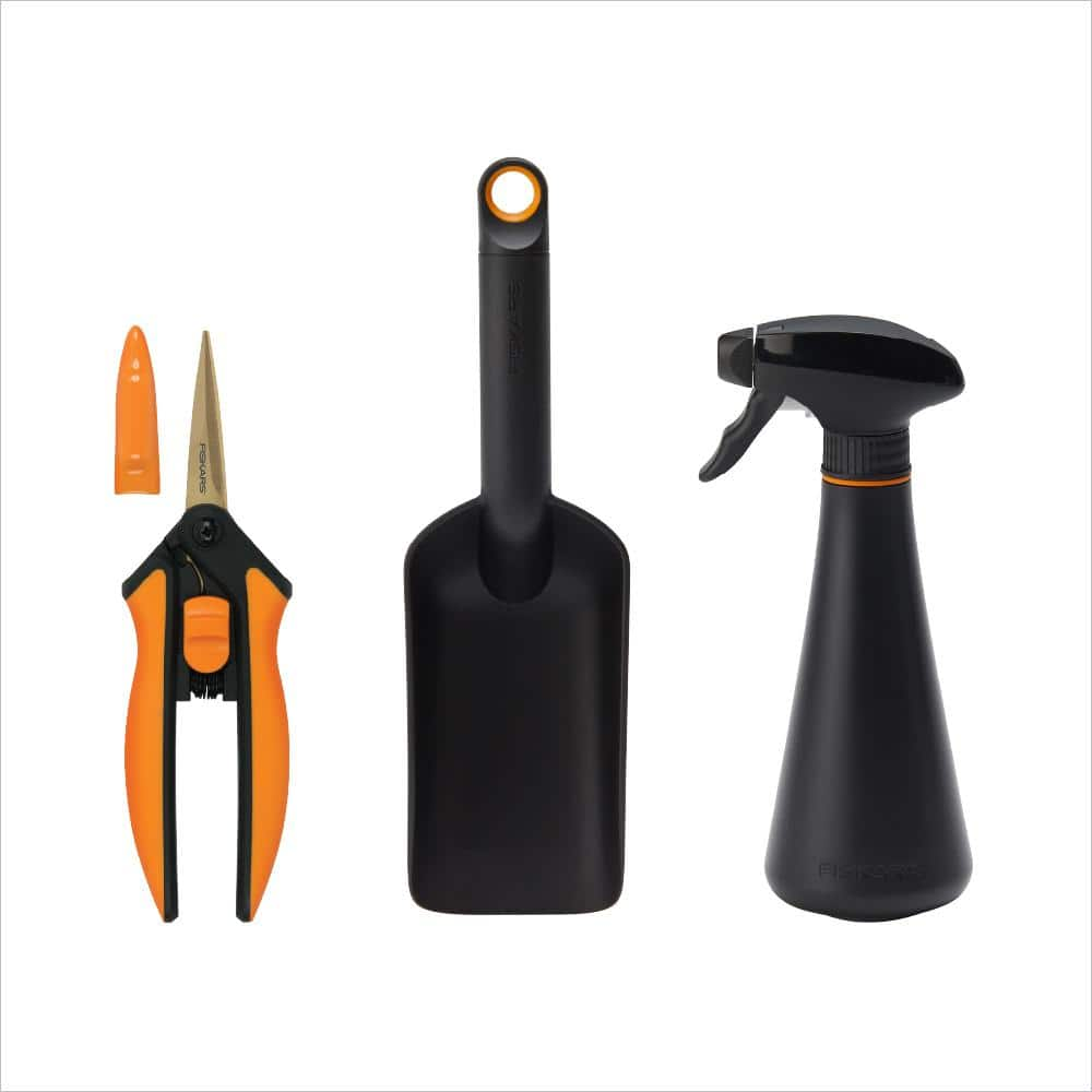 Fiskars Indoor Garden 3-Piece Garden Tool Set- Plant Mister, Soil Scoop, Micro-Tip Pruning Shears