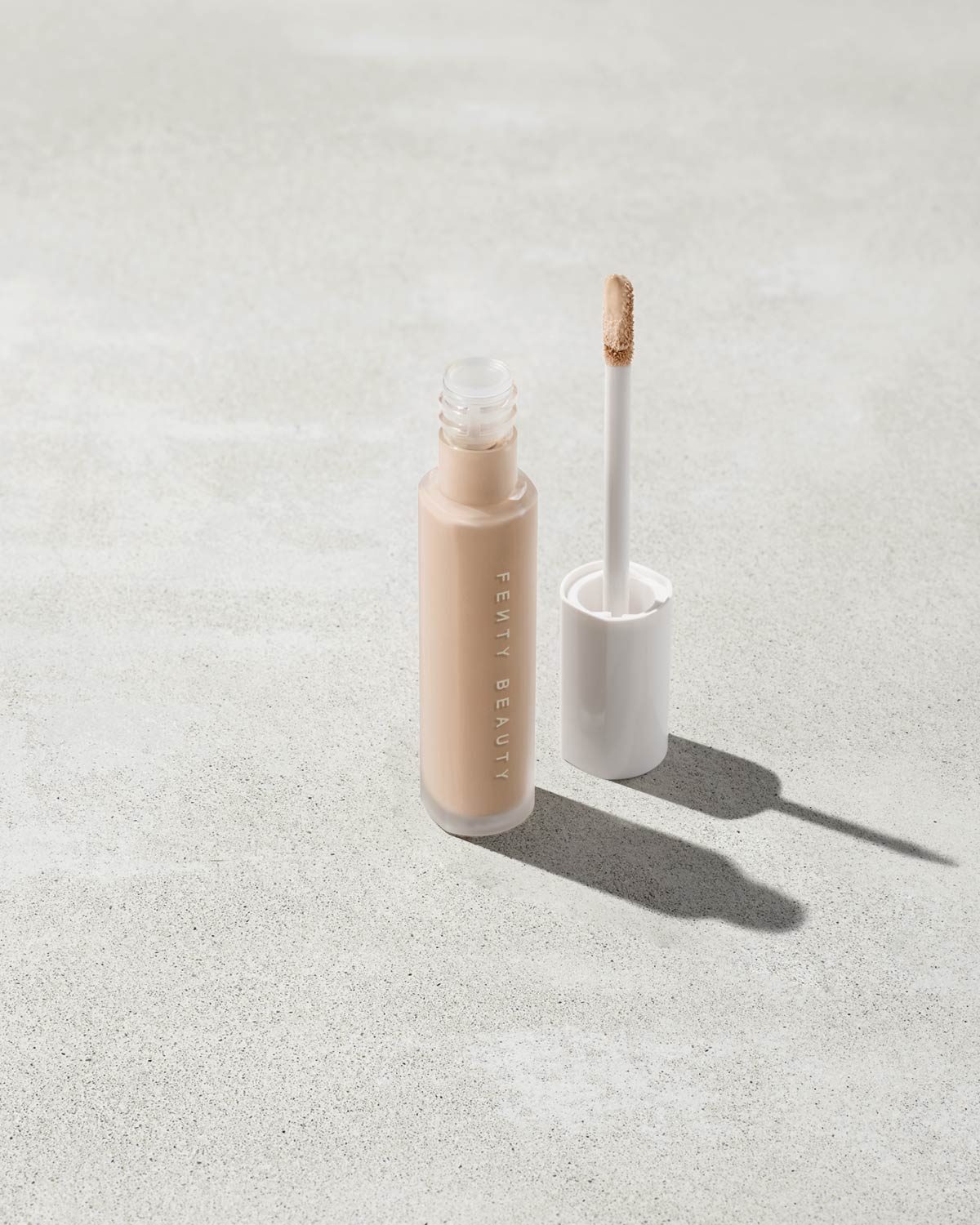 Fenty Beauty Pro Filt'r Instant Retouch Concealer  #200