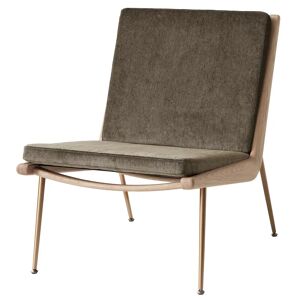 &Tradition Boomerang HM1 lounge chair, Duke 004 - white oiled oak