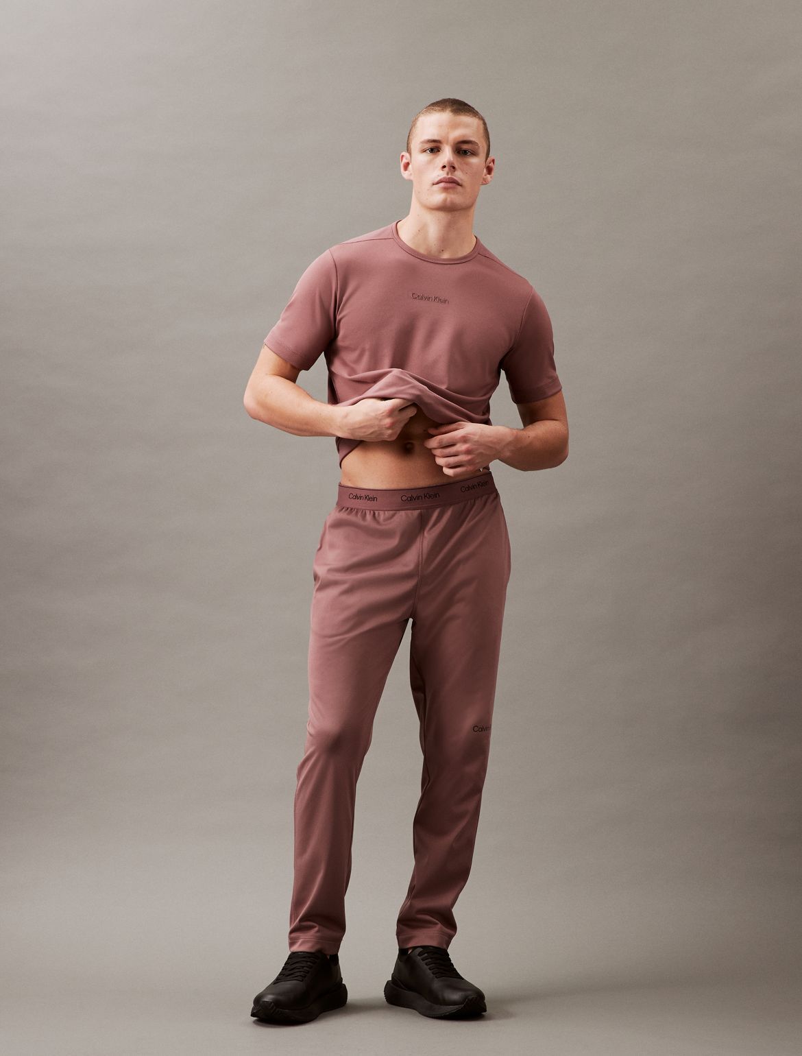 Calvin Klein Men's Modern Sport Tapered Joggers - Brown - M