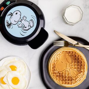 Uncanny Brands, LLC Peanuts Snoopy Round Waffle Maker