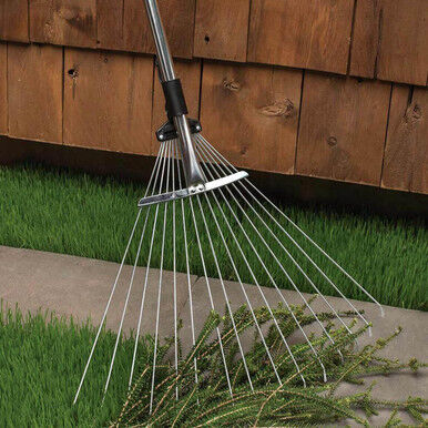 Garrett Wade Collapsing Garden And Leaf Rake With Extendable Handle