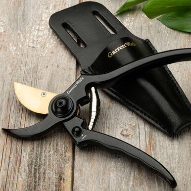 Garrett Wade Ultra-Sharp Black Pruner and Sheath Set