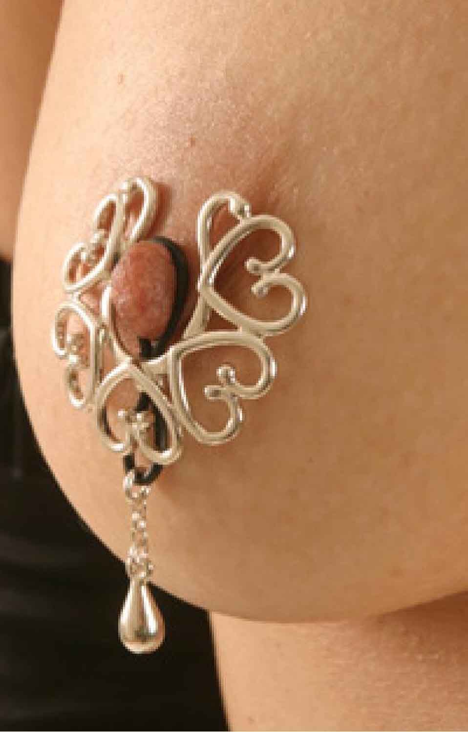 Ammavarua - Non-Piercing Silver Wreath Nipple Clamps With Pendant