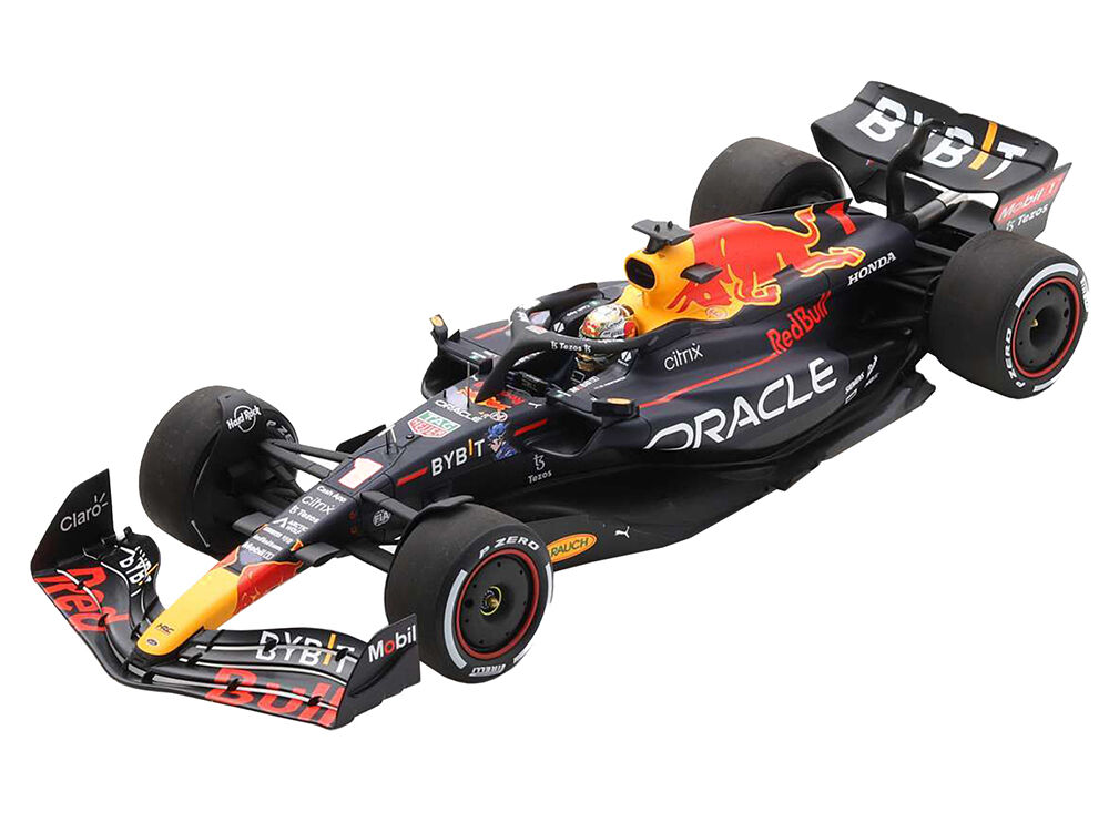 Red Bull Racing RB18 #1 Max Verstappen Oracle Winner Formula One F1 Abu Dhabi GP (2022) with Acrylic Display Case 1/18 Model Car by Spark