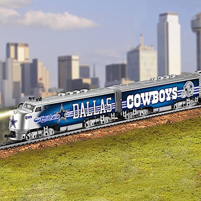 Hawthorne Village Dallas Cowboys Model Train With Lighted Locomotive Hawthorne Village Dallas Cowboys Model Train With Lighted Locomotive