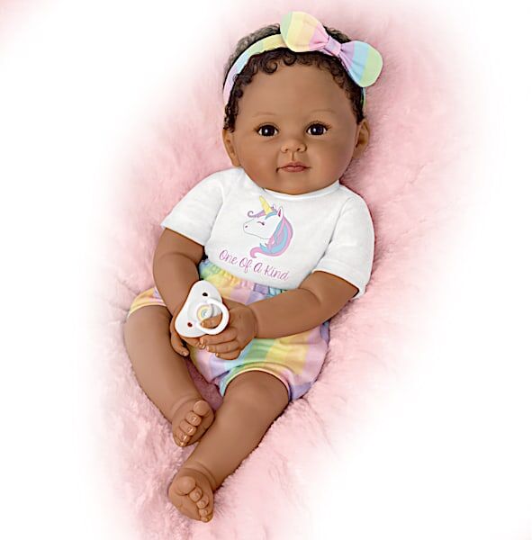 The Ashton-Drake Galleries One-Of-A-Kind Ciara Poseable Baby Doll With Extra Outfit