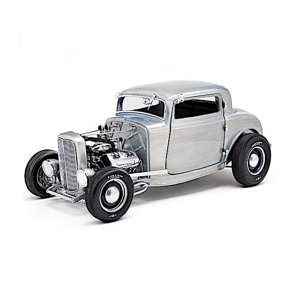 The Hamilton Collection Hammered Steel 1932 Ford 3-Window Coupe Diecast Car