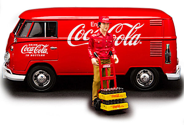 The Hamilton Collection On The Road With COCA-COLA 1:24-Scale Diecast And Accessory Collection