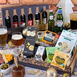 GourmetGiftBaskets.com Global Cheers! Christmas Beer Gift