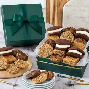GourmetGiftBaskets.com 'Tis The Season Bakery Gift Box - Medium