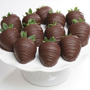 GourmetGiftBaskets.com Dark Chocolate Covered Strawberries - 6 Strawberries