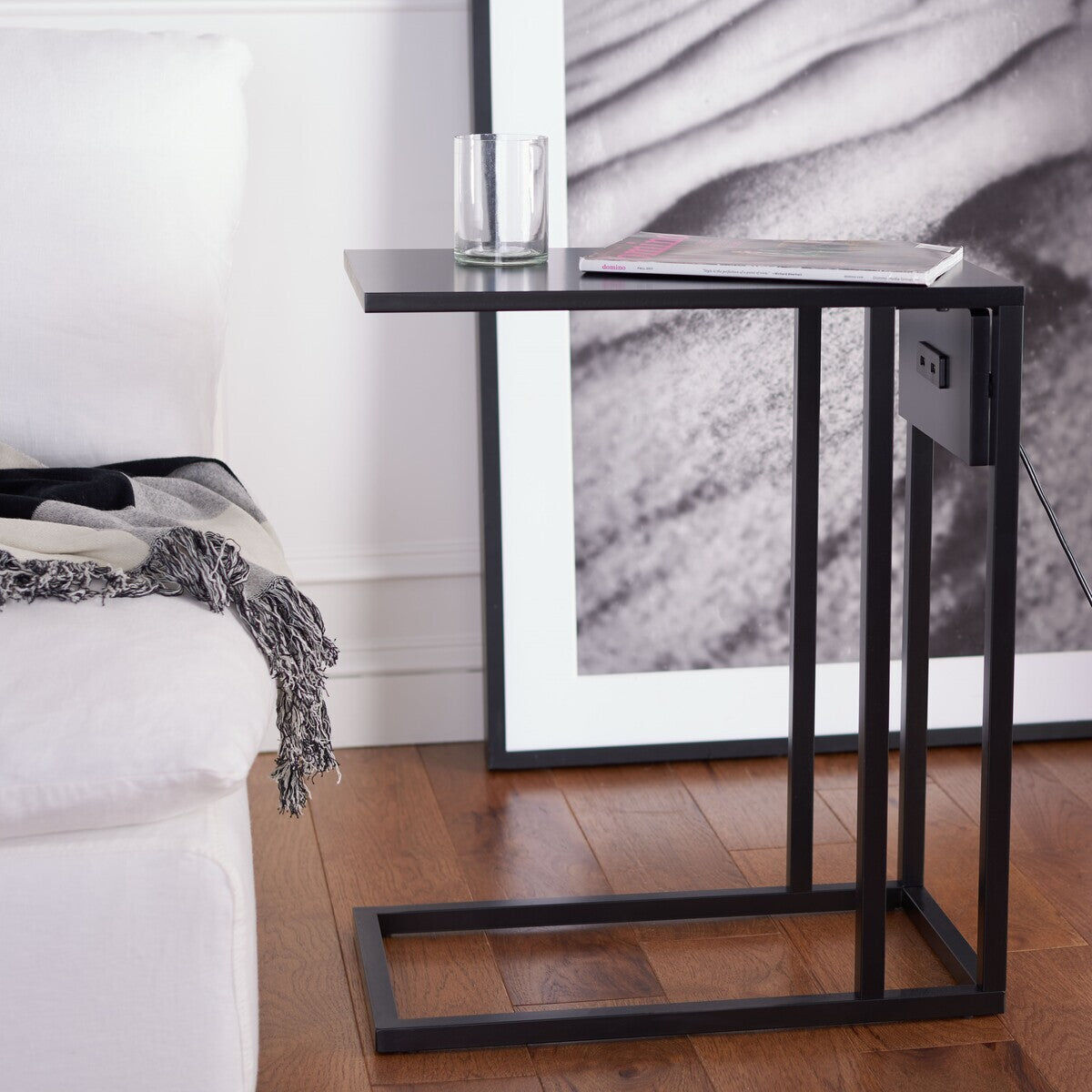 Safavieh Portland Usb Side Table