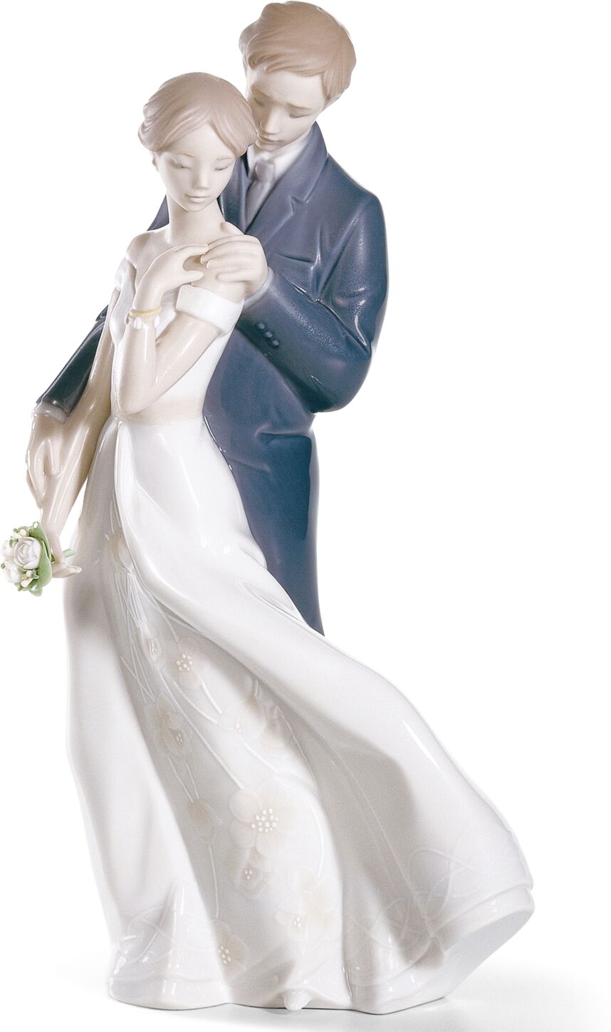 Lladro Collectible Figurine, Everlasting Love