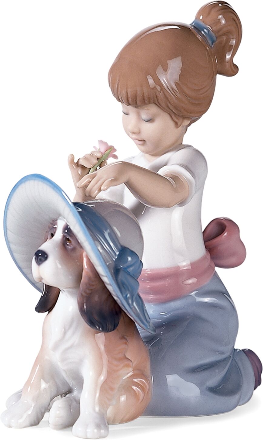 Lladro Collectible Figurine, An Elegant Touch