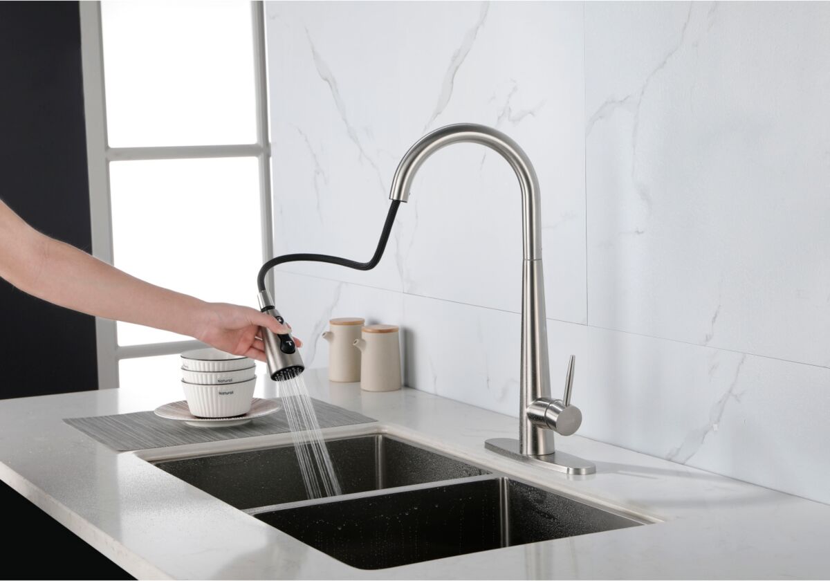 Simplie Fun Kitchen Faucet with Pull Down Sprayer Brushed Nickel, High Arc Single Handle Kitchen Sink Faucet with Deck Plate, Commercial Modern Stainl