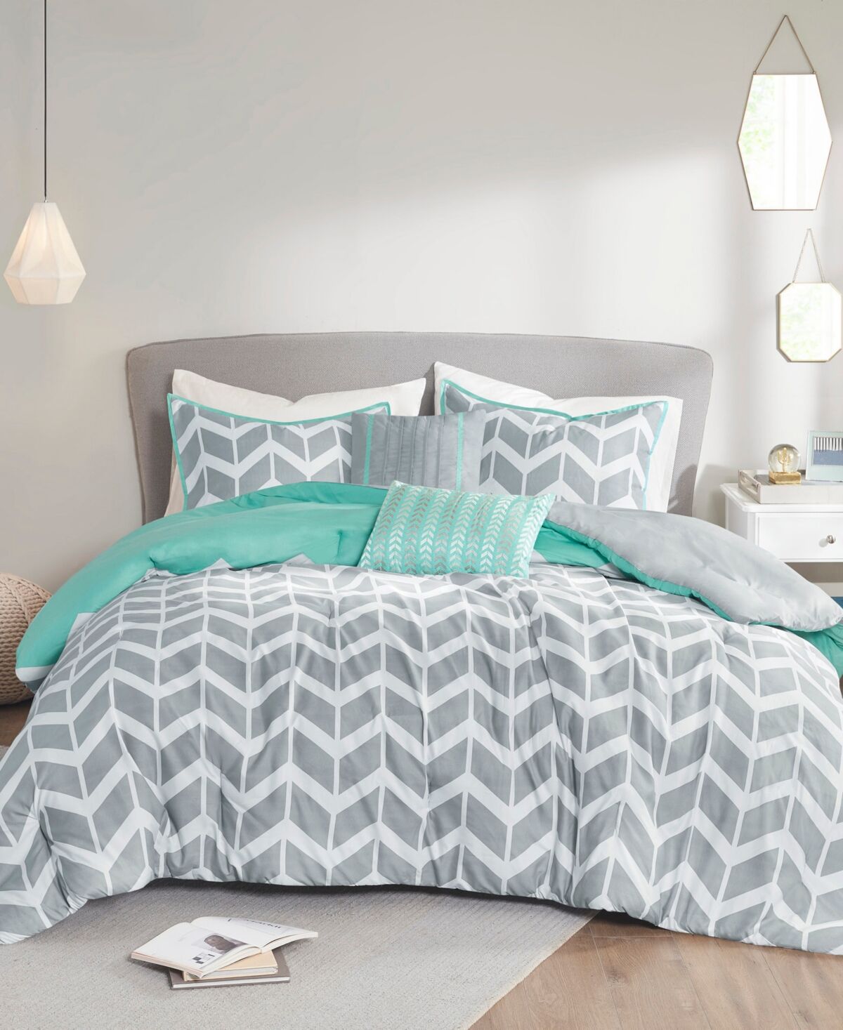 Intelligent Design Nadia Reversible 5-Pc. Comforter Set, King/California King - Teal